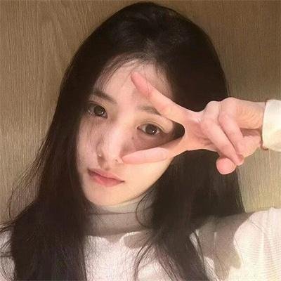 捷运上的女孩